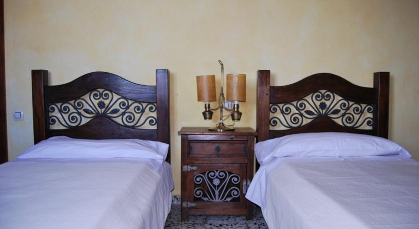 Imagen general del Hostal Crucica. Foto 7