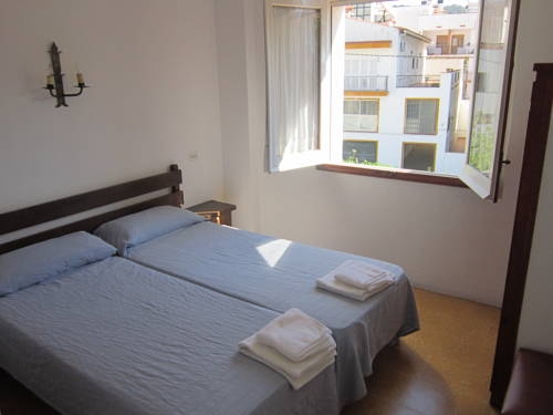 Imagen general del Hostal Cruz, Tossa de Mar. Foto 7