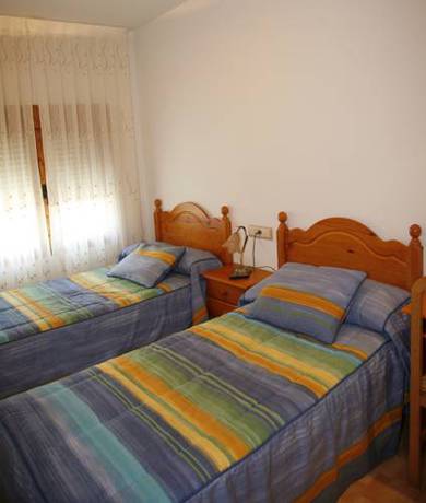 Imagen de la habitación del Hostal Cuatro Esquinas, Ejea de los Caballeros. Foto 6