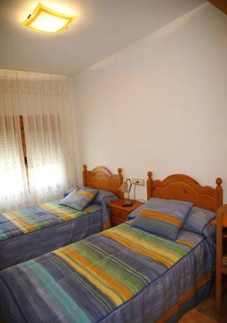 Imagen de la habitación del Hostal Cuatro Esquinas, Ejea de los Caballeros. Foto 7