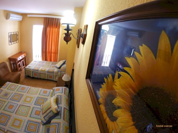 Imagen de la habitación del Hostal Cuevas. Foto 7