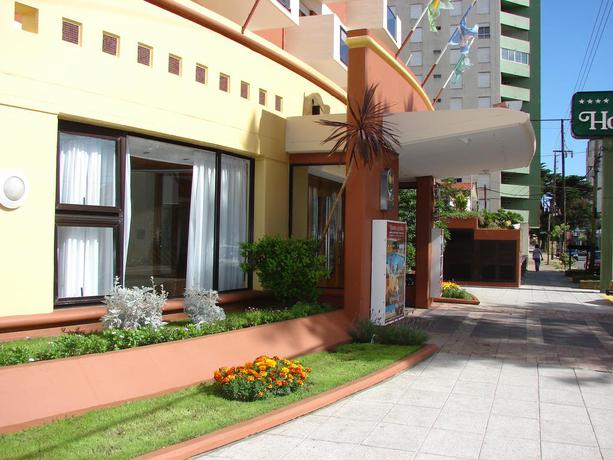 Imagen de los exteriores del Hostal DEL SOL, San Bernardo. Foto 3