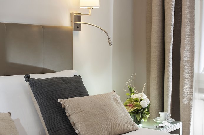 Imagen de la habitación del Hostal Daphne Luxury Suites. Foto 3