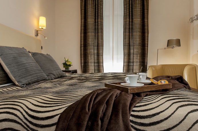 Imagen de la habitación del Hostal Daphne Luxury Suites. Foto 4