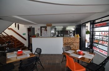 Imagen de los exteriores del Hostal De La 57. Foto 11