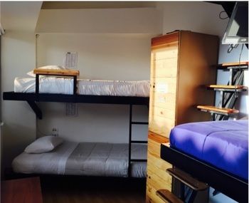 Imagen de los interiores del Hostal De La 57. Foto 13