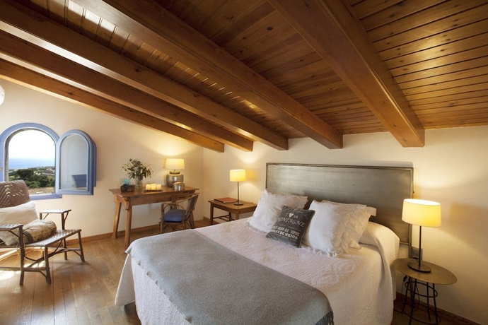 Imagen de la habitación del Hostal De La Plaça. Foto 3