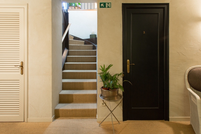 Imagen de los interiores del Hostal De La Plaça. Foto 19