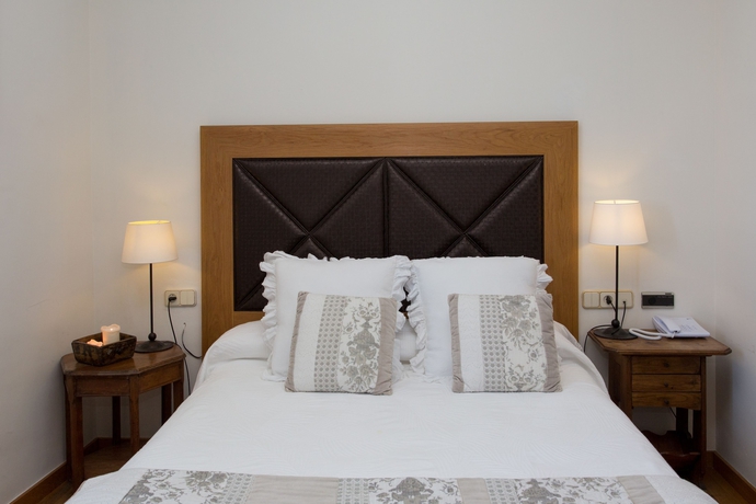 Imagen de la habitación del Hostal De La Plaça. Foto 14