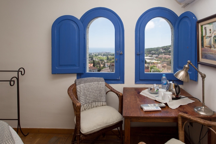 Imagen de la habitación del Hostal De La Plaça. Foto 16