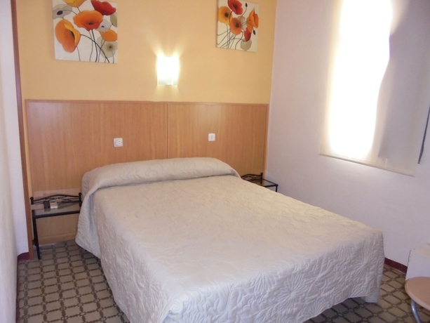 Imagen de la habitación del Hostal De Las Heras, Badajoz. Foto 9