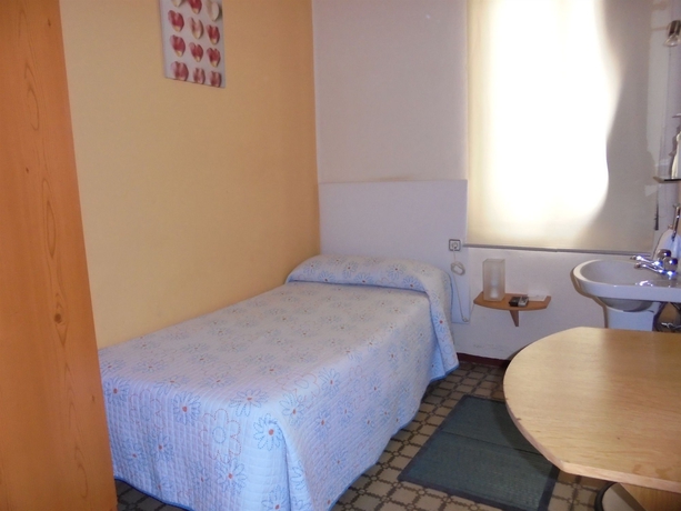 Imagen de la habitación del Hostal De Las Heras, Badajoz. Foto 12