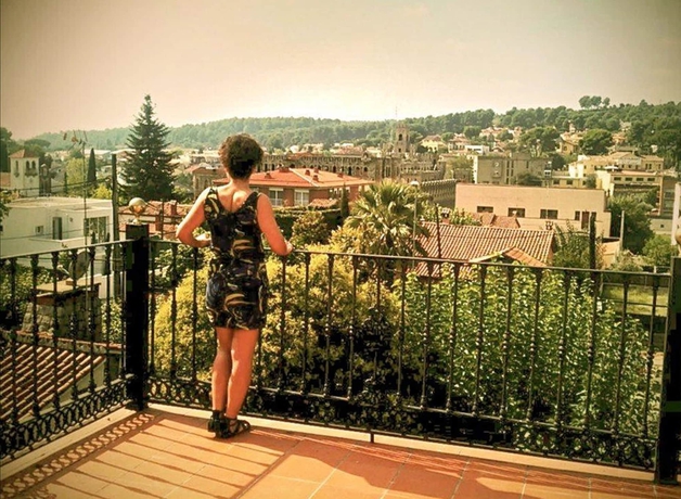 Imagen de los exteriores del Hostal Del Carmen, Terrassa. Foto 7