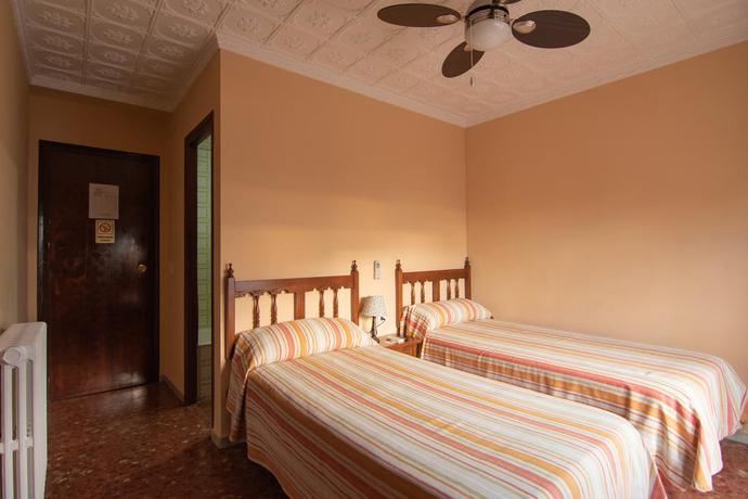 Imagen de la habitación del Hostal Del Sol, Puerto Lumbreras. Foto 4
