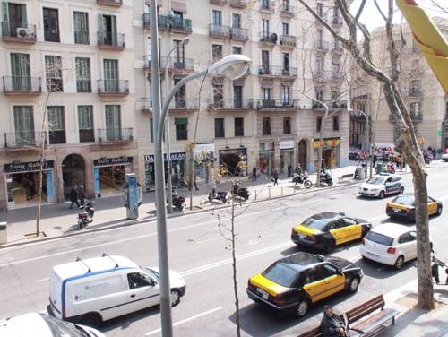 Imagen de la habitación del Hostal Delfos. Foto 15