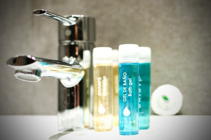 Imagen de la habitación del Hostal Deniké Hostal Grupo Atalaia. Foto 16