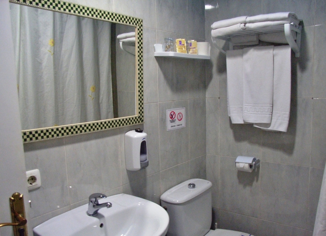 Imagen de la habitación del Hostal Dianes. Foto 3