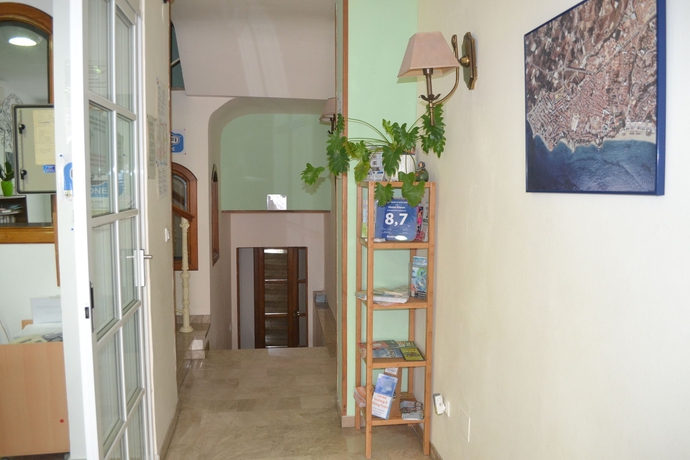 Imagen de los interiores del Hostal Dianes. Foto 11