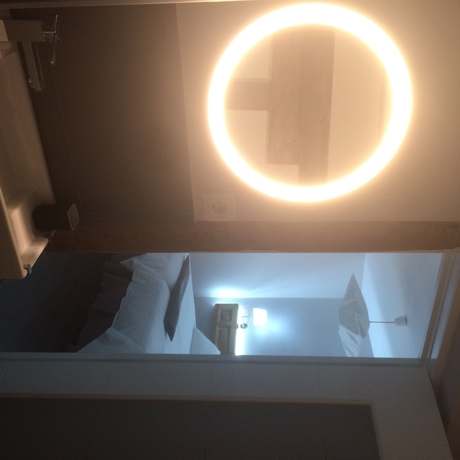 Imagen de la habitación del Hostal Diezmadrid. Foto 5