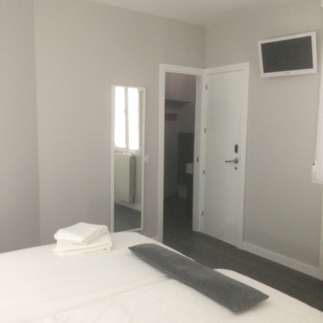 Imagen de la habitación del Hostal Diezmadrid. Foto 13