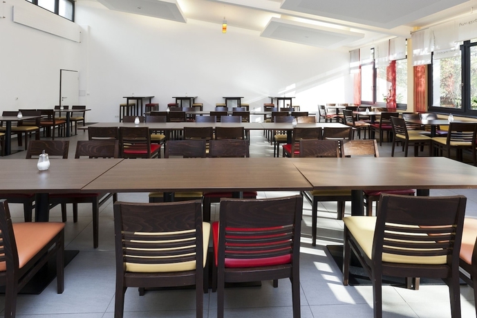 Imagen del bar/restaurante del Hostal Djh City-hostel Köln-riehl. Foto 4