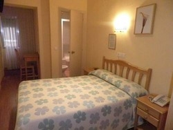 Imagen de la habitación del Hostal Don Alfonso. Foto 2