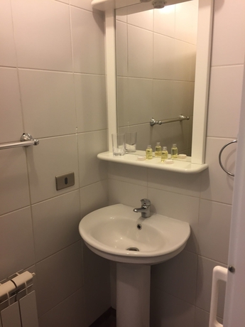 Imagen de la habitación del Hostal Don Guillermo. Foto 6