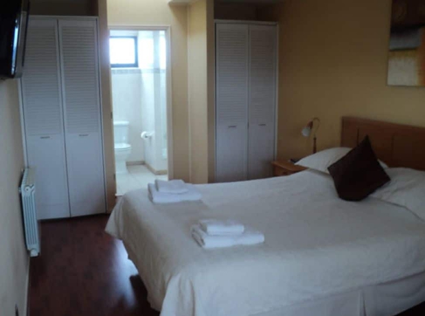 Imagen de la habitación del Hostal Don Guillermo. Foto 10