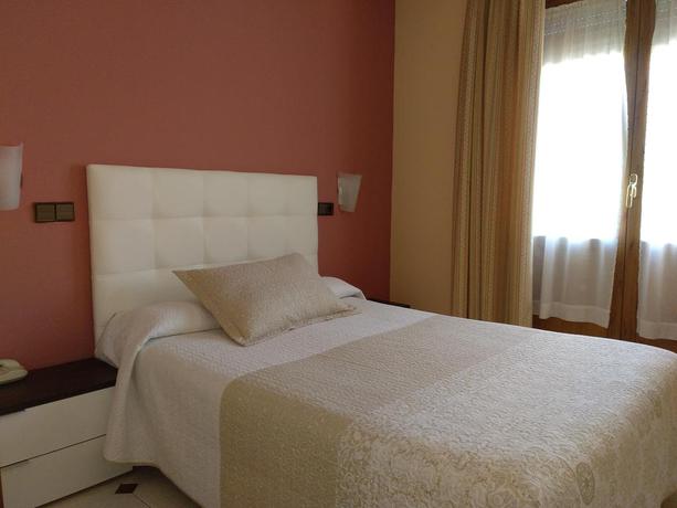 Imagen de la habitación del Hostal Don Jaime I y II. Foto 3