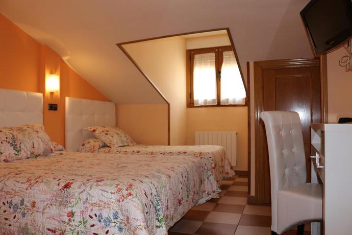 Imagen de la habitación del Hostal Don Jaime II. Foto 3