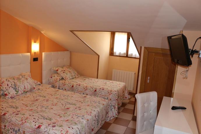 Imagen de la habitación del Hostal Don Jaime II. Foto 4