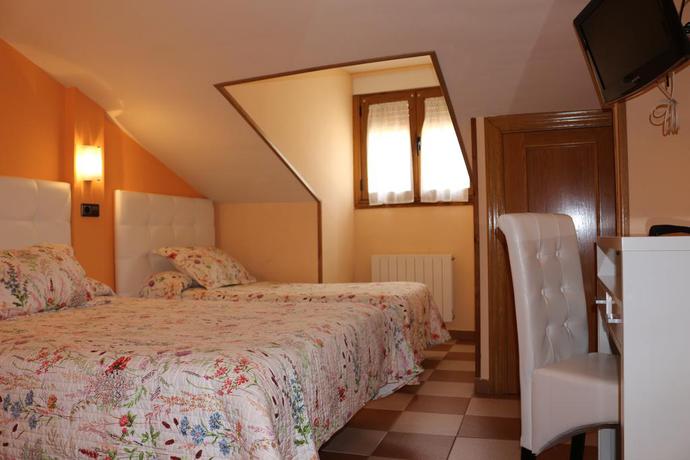 Imagen de la habitación del Hostal Don Jaime II. Foto 8