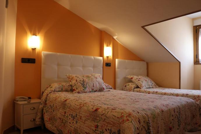 Imagen de la habitación del Hostal Don Jaime II. Foto 15