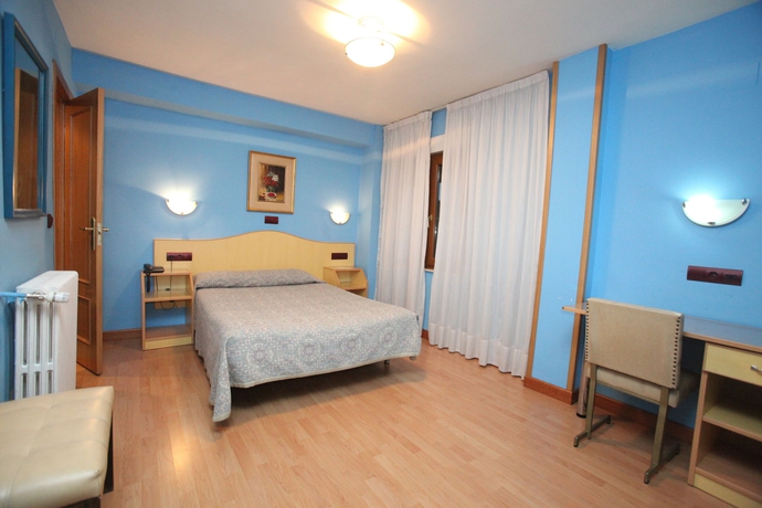 Imagen de la habitación del Hostal Don Suero. Foto 7