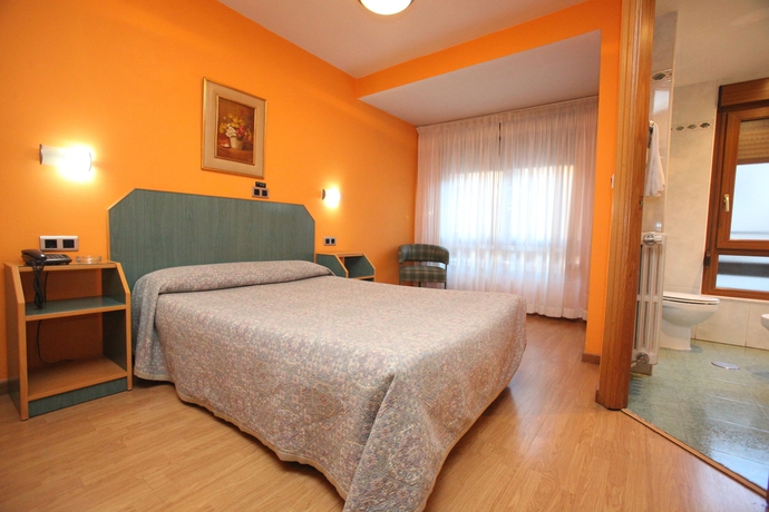 Imagen de la habitación del Hostal Don Suero. Foto 8