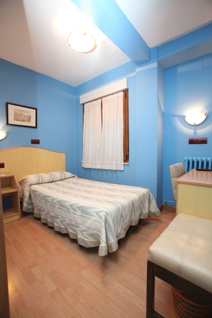 Imagen de la habitación del Hostal Don Suero. Foto 10