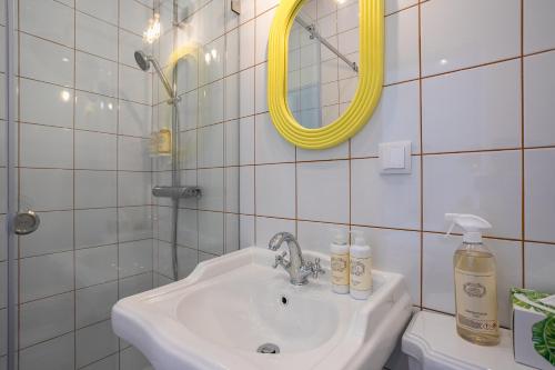 Imagen de la habitación del Hostal Dona Simone Boutique Suites and Studios - by @ rita's place. Foto 18