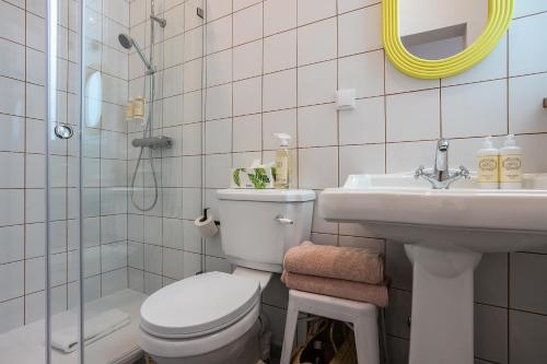 Imagen de la habitación del Hostal Dona Simone Boutique Suites and Studios - by @ rita's place. Foto 19