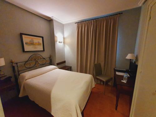 Imagen de la habitación del Hostal Do&ntilde;a Juana, &Aacute;greda. Foto 6