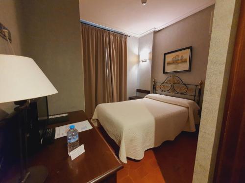 Imagen de la habitación del Hostal Do&ntilde;a Juana, &Aacute;greda. Foto 7