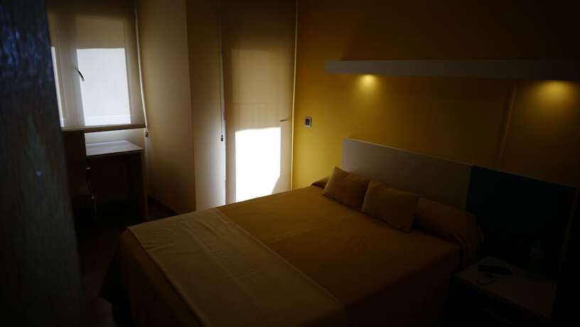 Imagen de la habitación del Hostal Do&ntilde;a Juana, &Aacute;vila. Foto 16