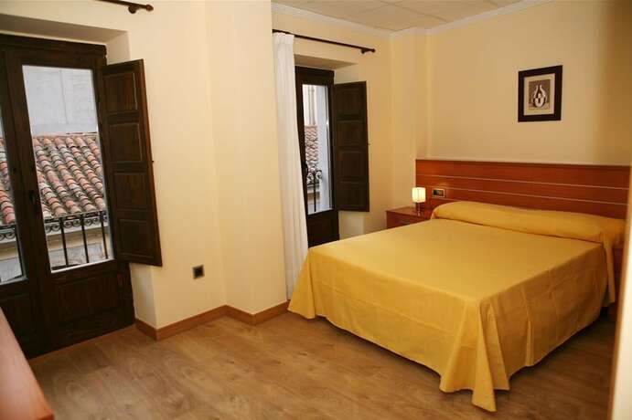 Imagen de la habitación del Hostal Do&ntilde;a Juana, &Aacute;vila. Foto 18