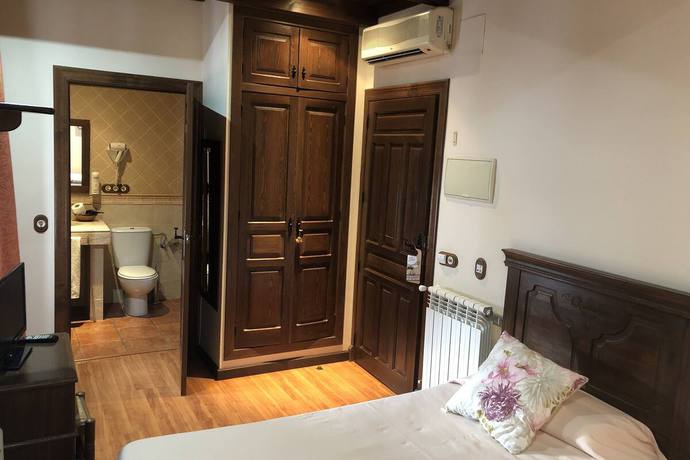 Imagen general del Hostal Dosca. Foto 3