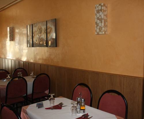 Imagen del bar/restaurante del Hostal Dp El Pilar. Foto 5