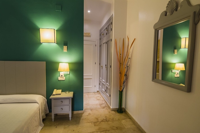 Imagen de la habitación del Hostal Drago, Sotogrande. Foto 13