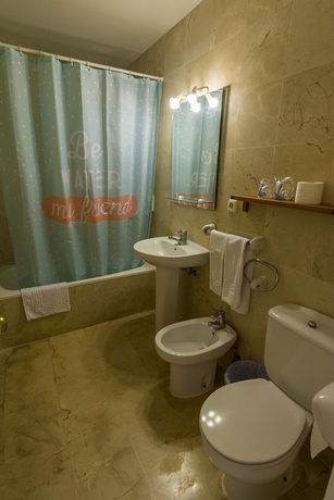 Imagen de la habitación del Hostal Drago, Sotogrande. Foto 16