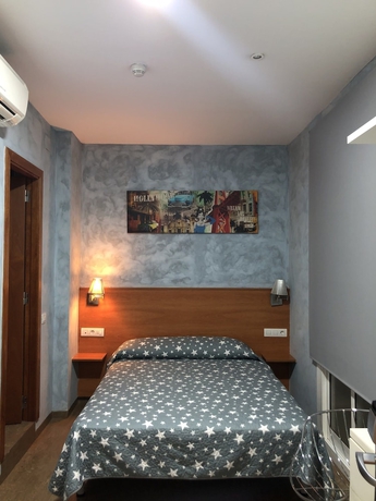 Imagen de la habitación del Hostal Drassanes. Foto 2