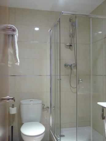 Imagen de la habitación del Hostal Drassanes. Foto 8