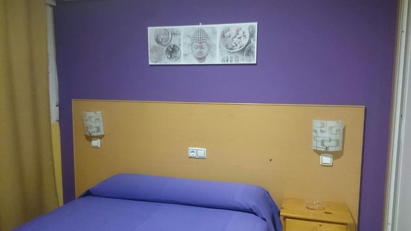 Imagen de la habitación del Hostal Ds, Velilla de San Antonio. Foto 10