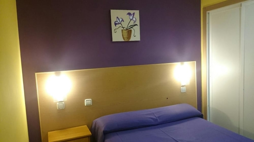 Imagen de la habitación del Hostal Ds, Velilla de San Antonio. Foto 12